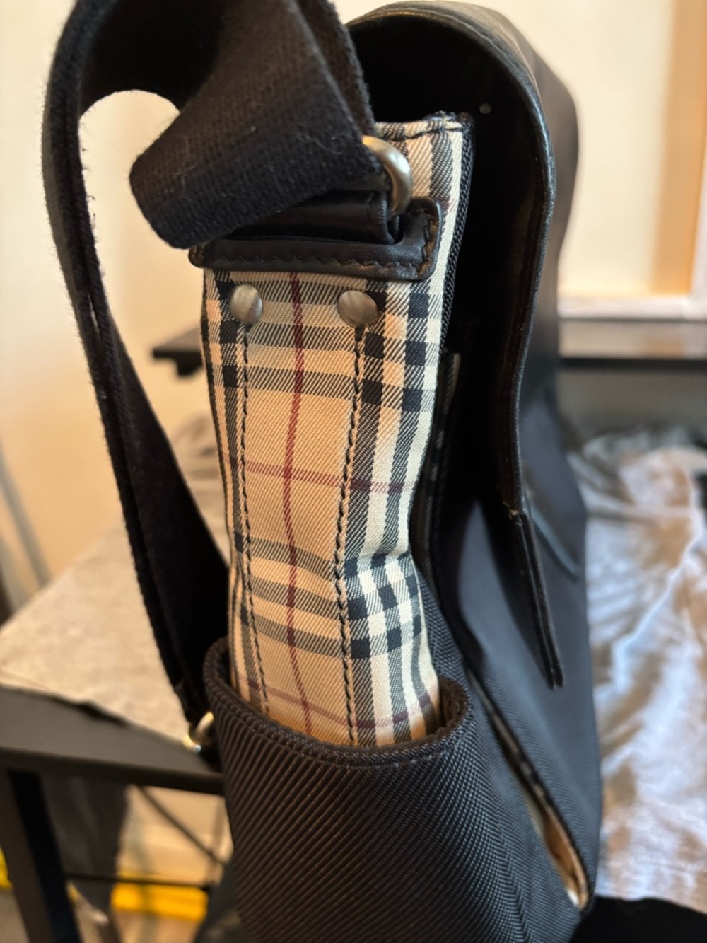 Burberry Black Nylon & Leather Messenger Bag Iconic Check Detail Very Good Cond - Picture 10 of 10